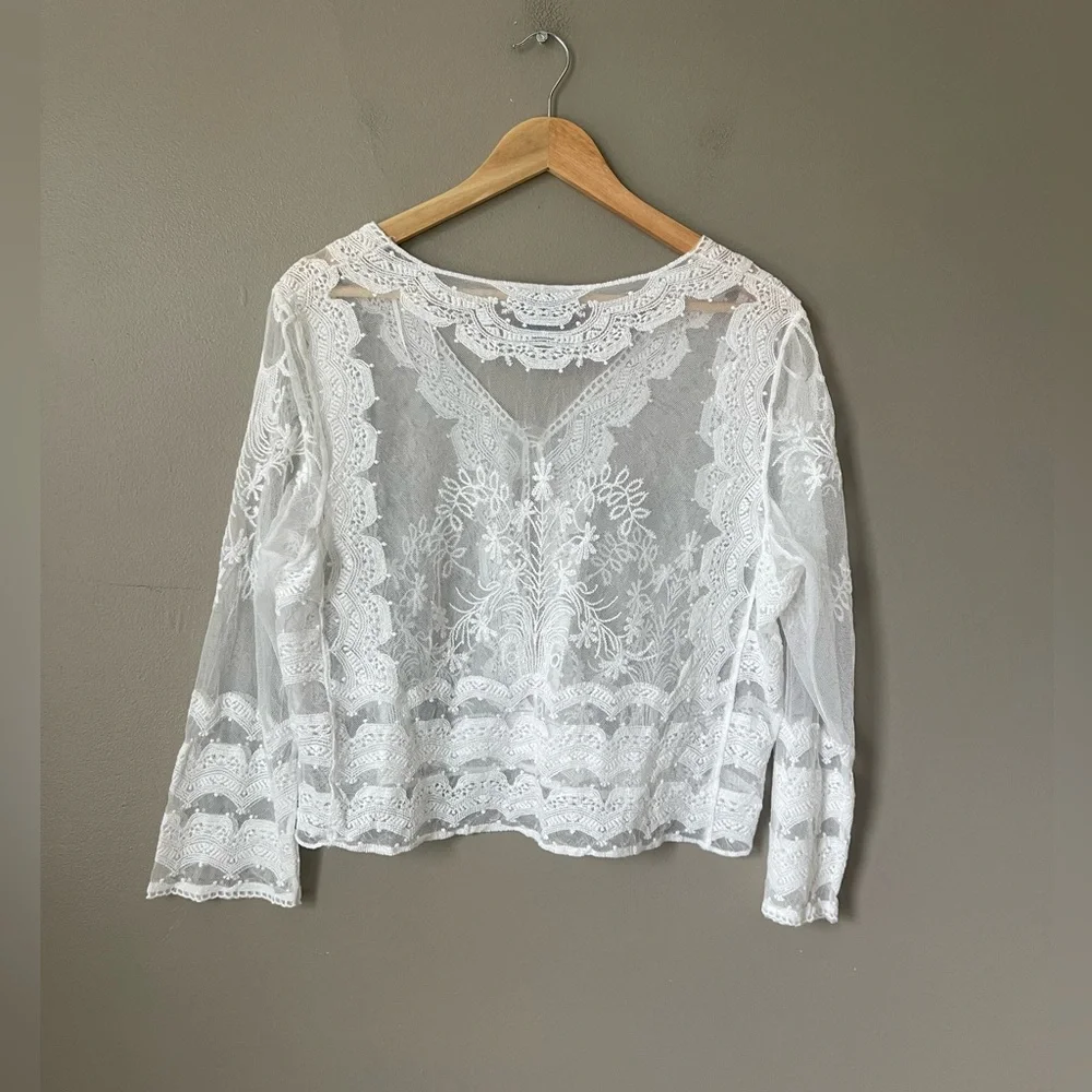NWOT Rabbit Rabbit Rabbit White Lace Top - Picture 2 of 4